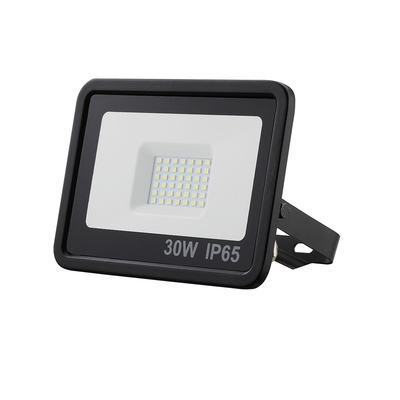 Illuminazione esterna a LED ad alta efficienza energetica con controllo intelligente